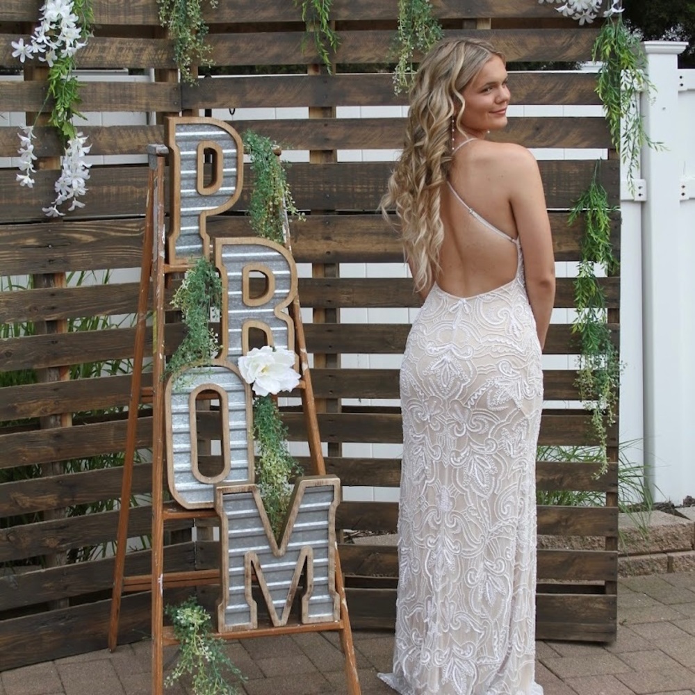 Beautiful Long Prom/Event Dress